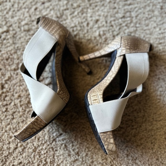 Donald Pliner Platform Tan Snakeskin Heels w Adjustable Straps 7 - Picture 12 of 13